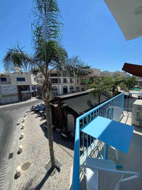 2 Bedroom Apt In Ermou 4 Minute Walk Beach Larnaca Ngoại thất bức ảnh