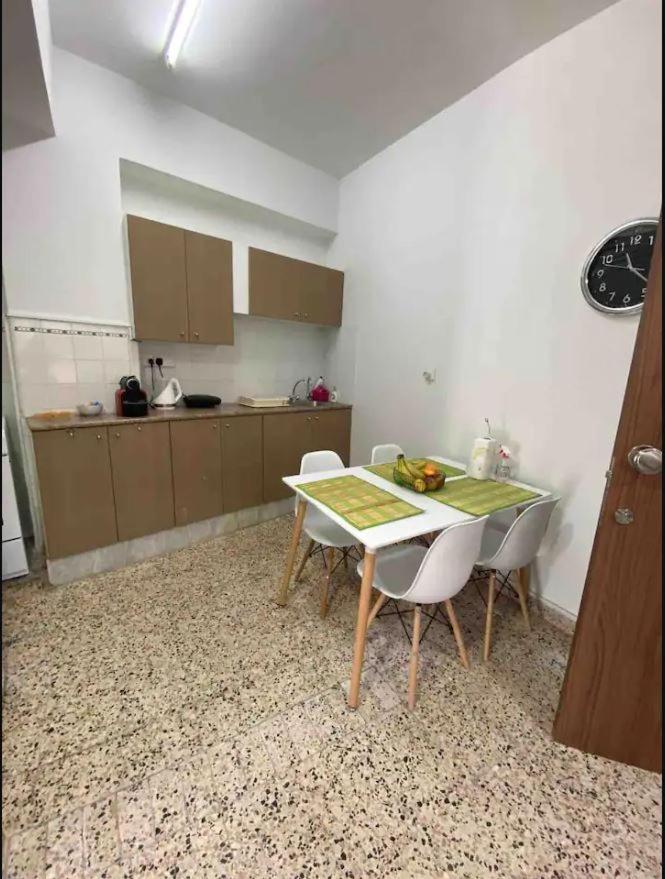 2 Bedroom Apt In Ermou 4 Minute Walk Beach Larnaca Ngoại thất bức ảnh