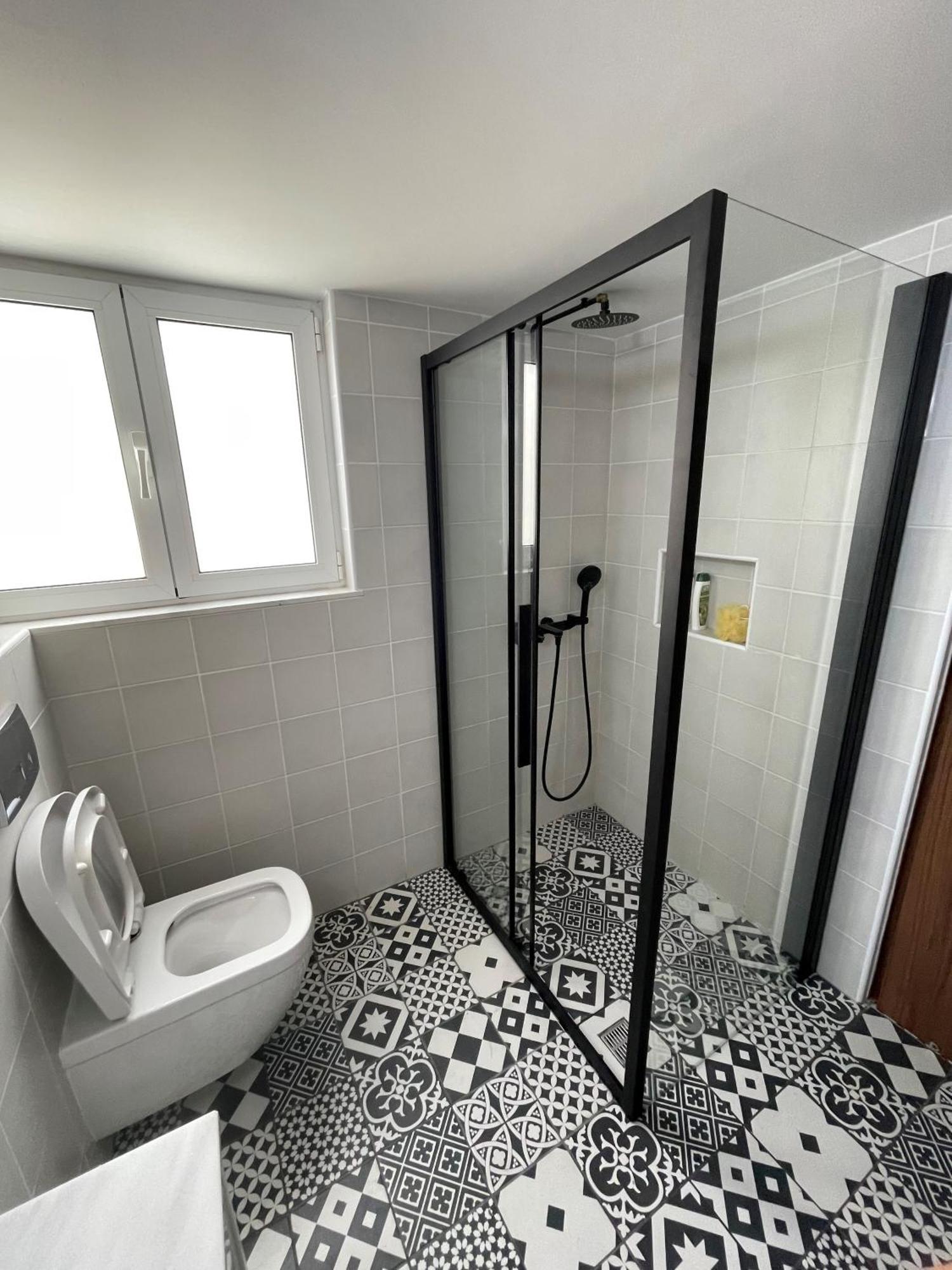 2 Bedroom Apt In Ermou 4 Minute Walk Beach Larnaca Ngoại thất bức ảnh